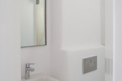 The bathroom on the ground floor