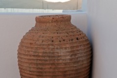 The jar on the terrace