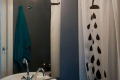 Another view of the bathroom